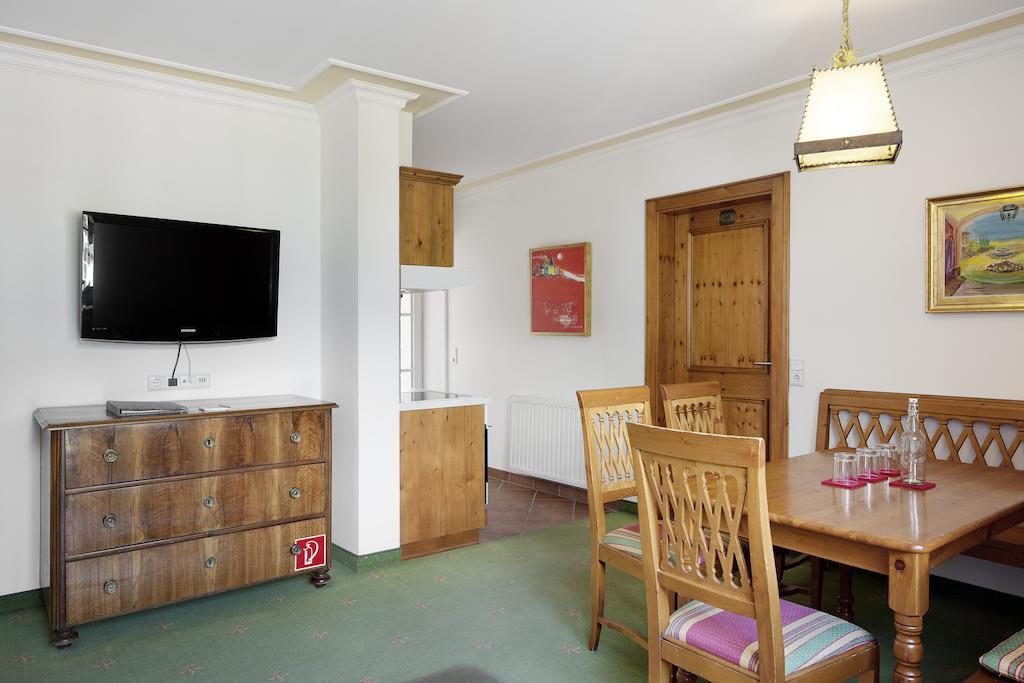 Aparthotel Chalet Wetzlgut Bad Gastein Room photo